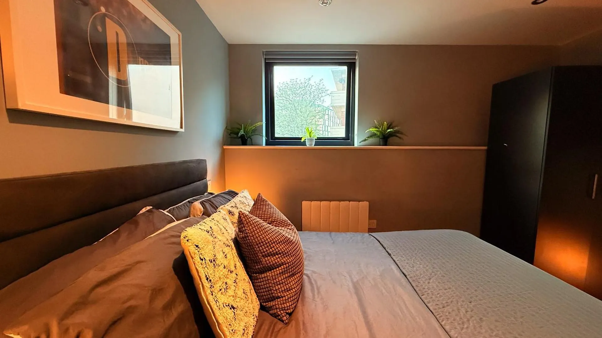 Modern Central Apartment With Views Of The Quayside Sleep 8 Free Parking 뉴캐슬어폰타인